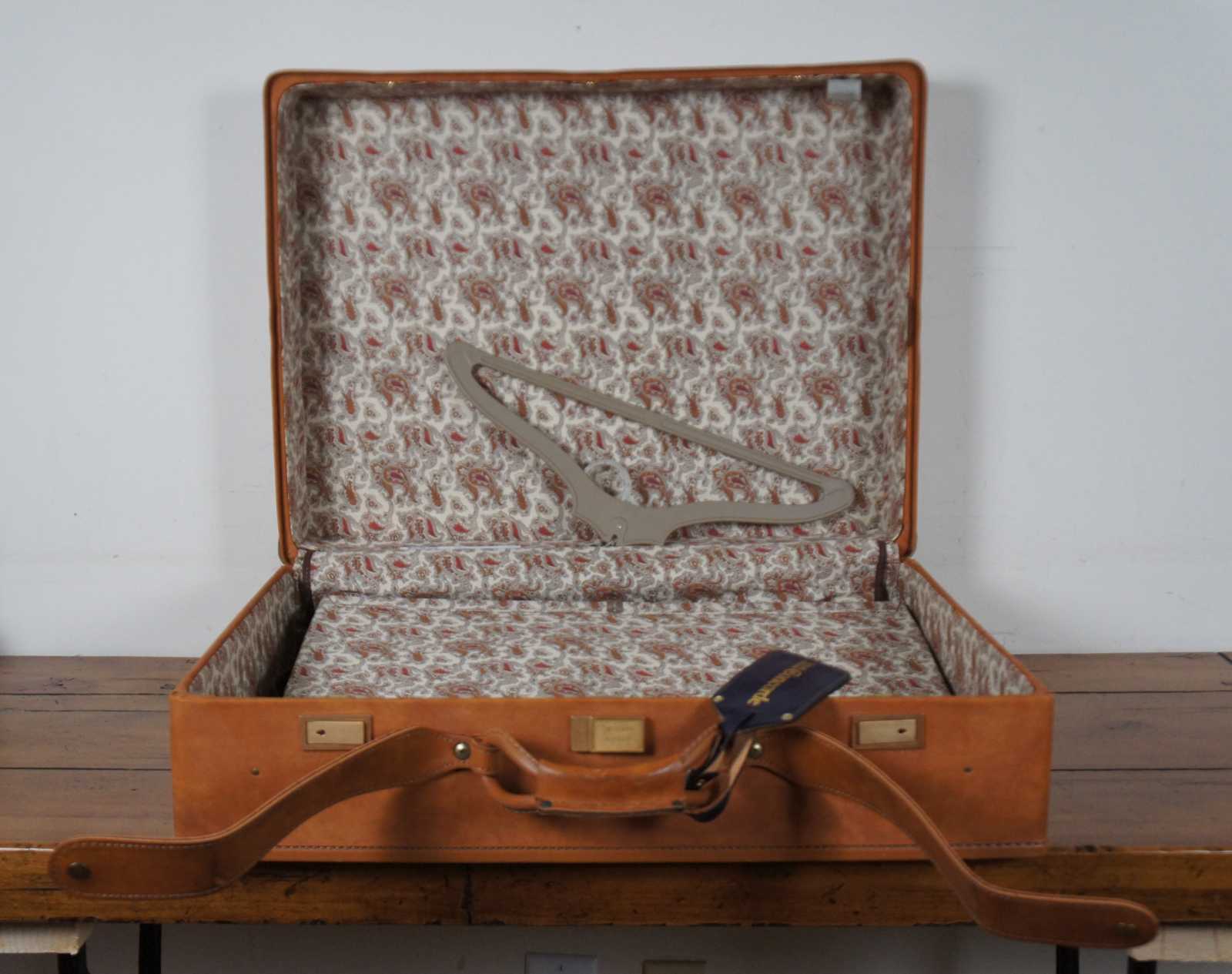 vintage luggage, Hartmann leather look suitcase w/ keys, British