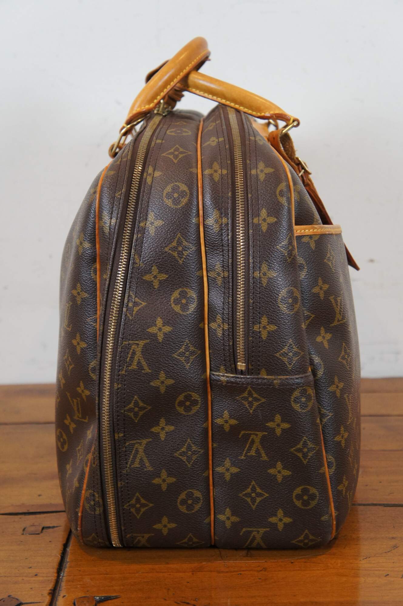 Louis Vuitton, Bags, Louisvuitton Lv Travel Bag Alizepoches Brown  Monogram