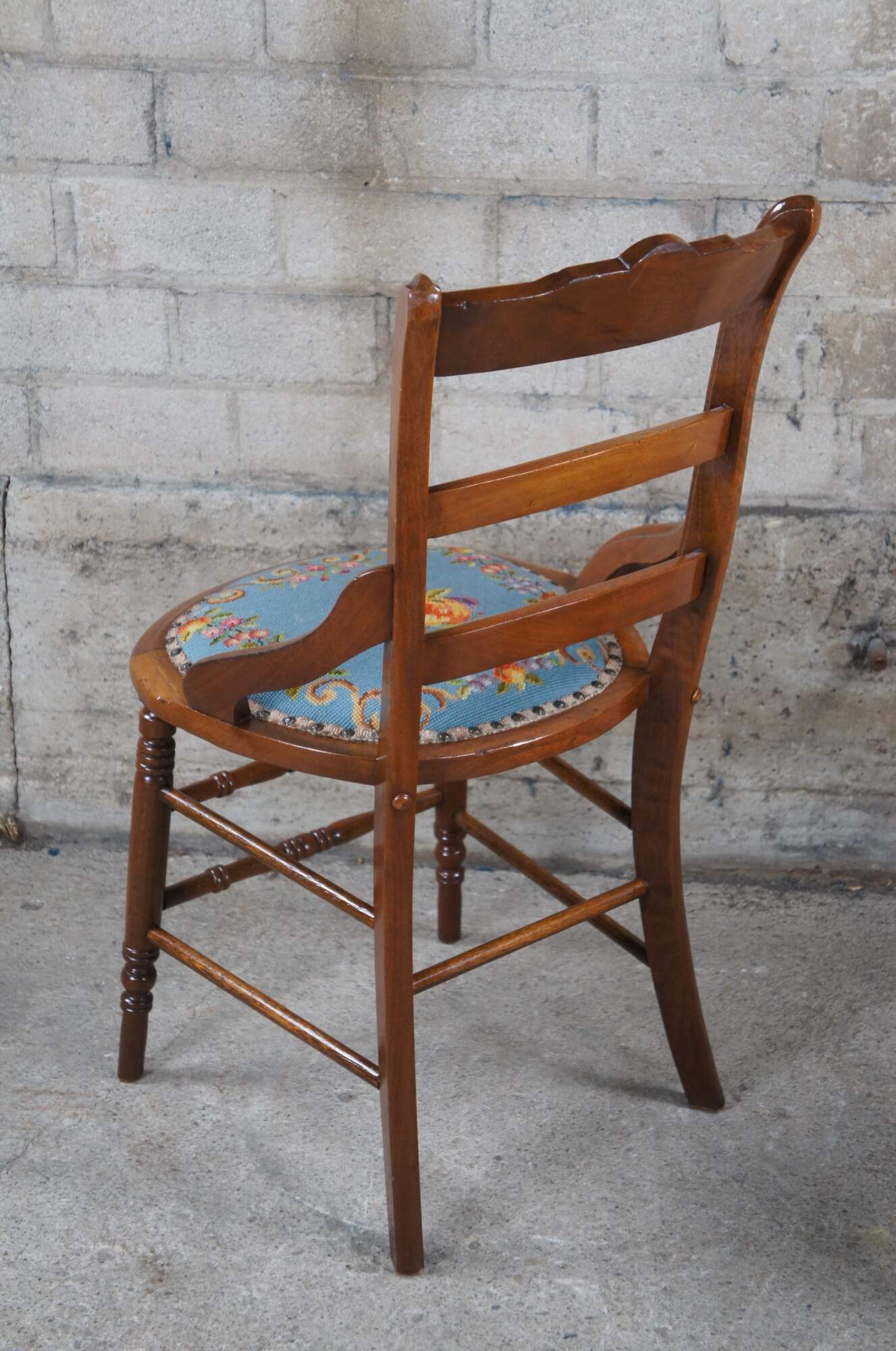 Straight Ladder Back Side Chair