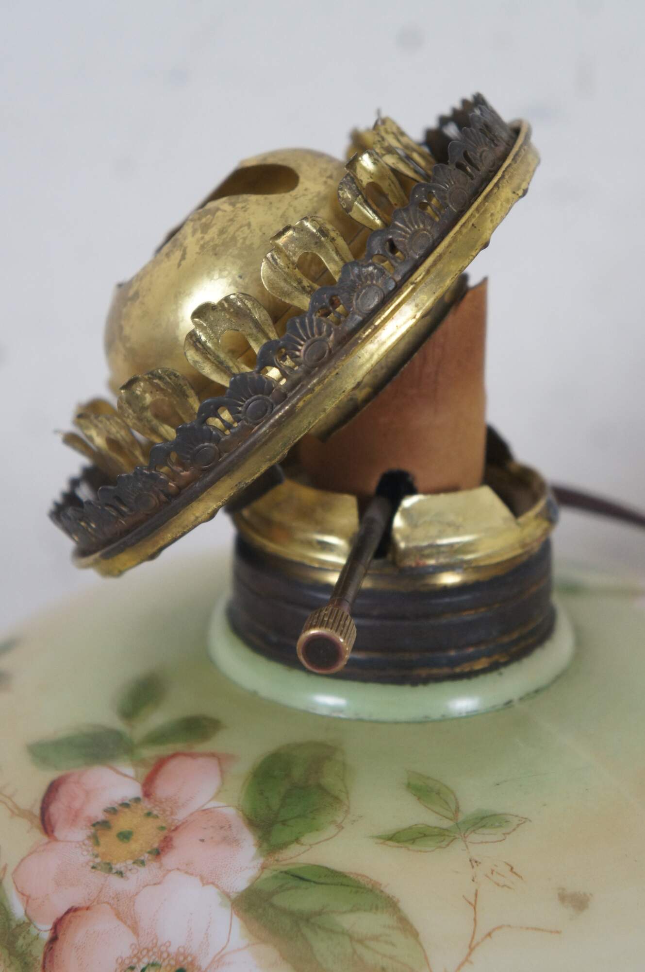 Antique Brass Kerosene Oil Lamp Hurricane Lantern Gone with the Wind  Neoclassic