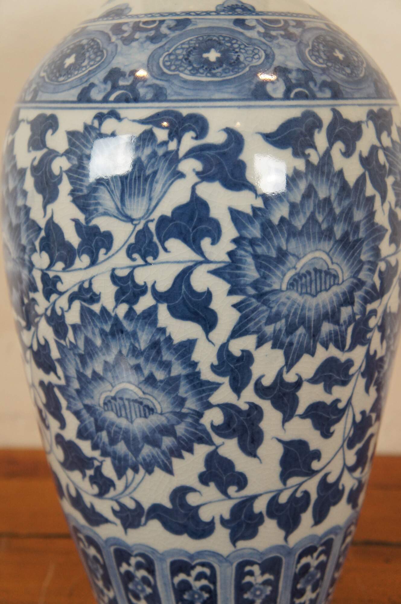 Large Chinoiserie Mantle Vase 