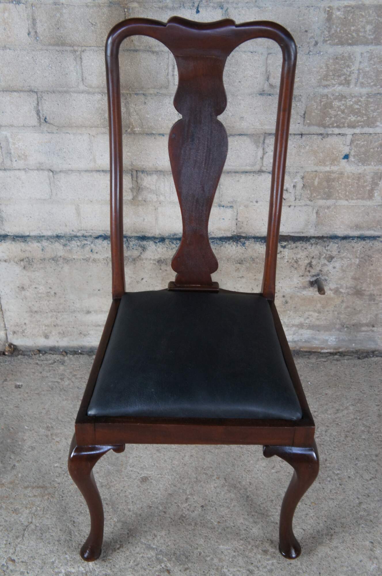 Queen anne desk online chair